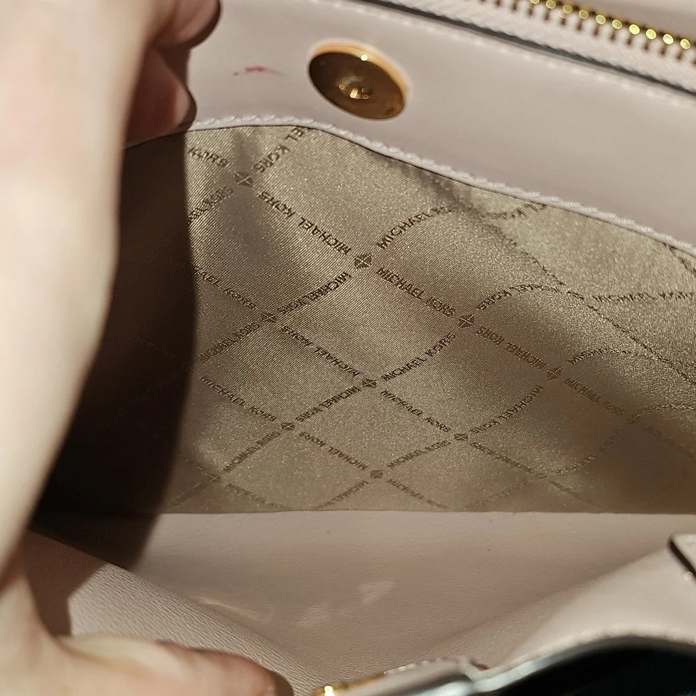MICHAEL KORS Brown & Light Pink Handbag. Like New Condition. Gold Accents